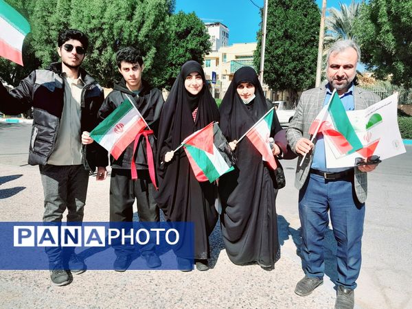 راهپیمایی یوم الله ۲۲  بهمن با حضور پرشور مردم در بوشهر 