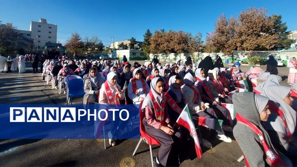 آیین نواختن زنگ استکبار ستیزی در دبستان صدف ناحیه ۶
