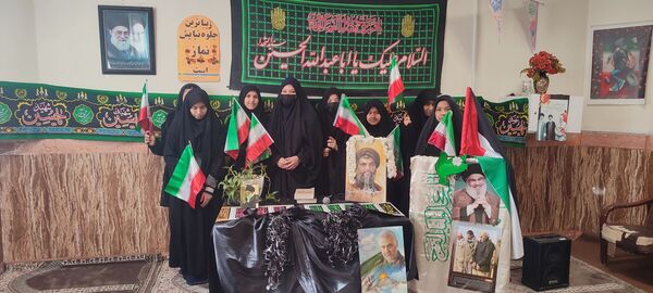 مراسم گرامیداشت شهدای مقاومت در دبیرستان گلشن آزادی مشهد