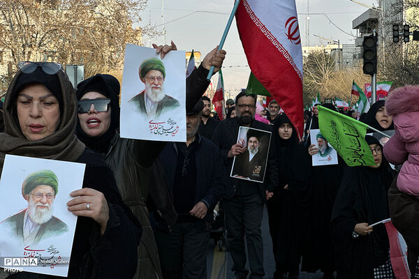 مراسم بیعت با سومین رهبر انقلاب در تهران - 1