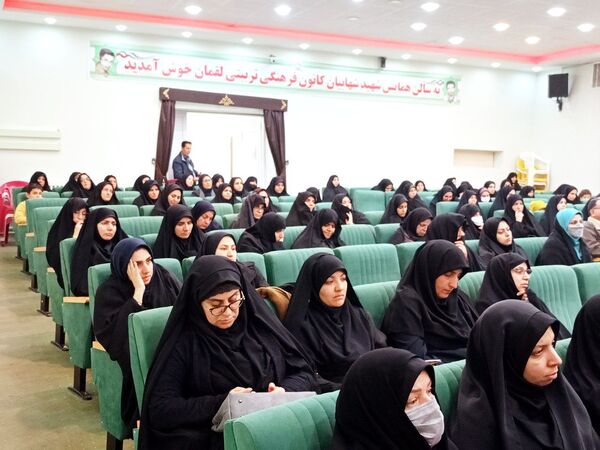 جلسه جهاد تبیین با موضوع بررسی مسائل سیاسی ایران و جهان در کاشمر