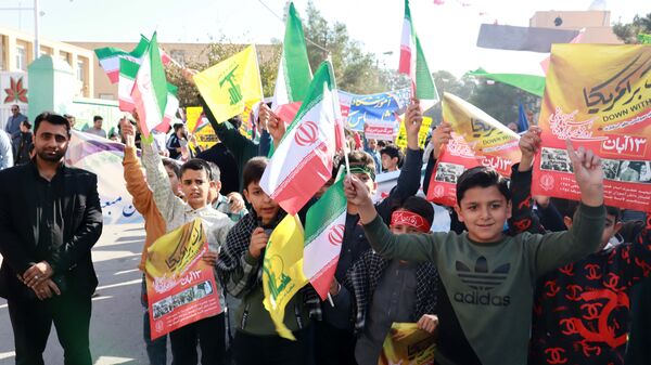  راهپیمایی یوم الله ۱۳ آبان در میبد