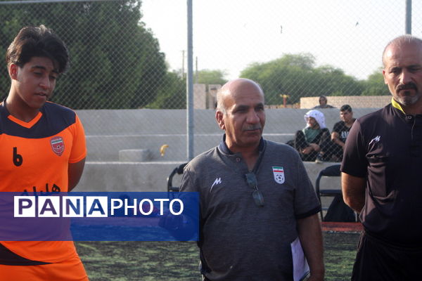 تیم چاهکوتاه قهرمان مسابقات روستایی مینی فوتبال جام پرچم شهرستان بوشهر 