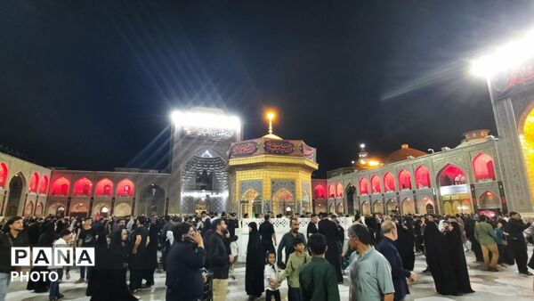 زیارتی دلچسب در حرم امام مهربانی ها با عطر شهدای میناب