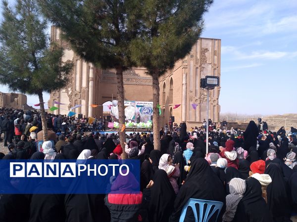 پیاده‌روی خانوادگی به مناسبت نیمه شعبان در روستای زوزن