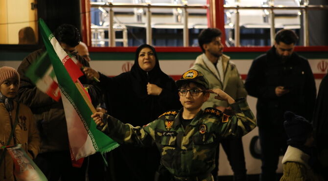 دانش‌آموزان چه پیامی به رژیم غاصب صهیونیستی و آمریکای کودک کش دارند؟