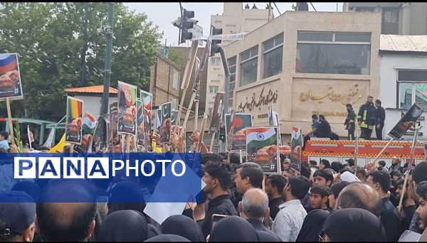  تشییع شهدای خدمت در مشهد مقدس