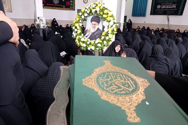 حضور پرشور و پر رنگ فرهنگیان جاجرم  در عزای رهبر شهید 