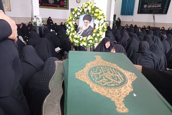 حضور پرشور و پر رنگ فرهنگیان جاجرم  در عزای رهبر شهید 