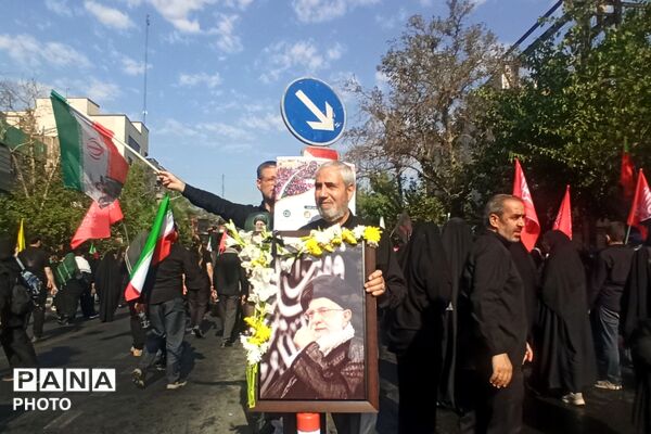 بدرقه‌ای به وسعت یک ملت؛ اشک، شکوه و تجدید عهد در آیین وداع با رهبر شهید انقلاب اسلامی