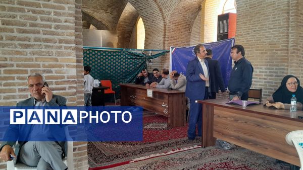 میز خدمت آموزش و پرورش نیشابور در نماز جمعه 