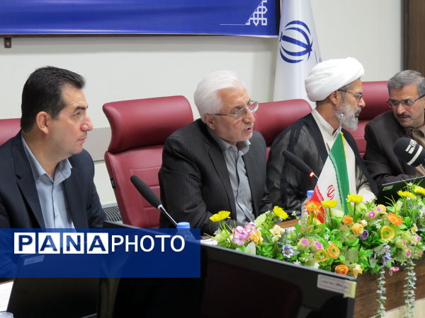 برگزاری دومین جلسه شورای آموزش و پرورش استان در محل استانداری 