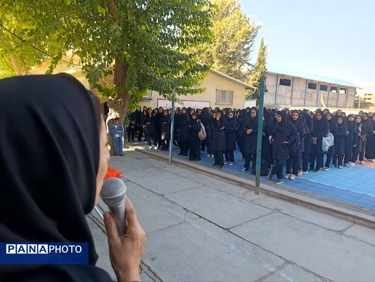 زنگ آغاز سال تحصیلی در مدرسه عشایری خدیجه کبری ناحیه 2 خرم‌آباد به صدا درآمد