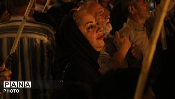مردم گرگان همچنان ایستاده در شب84