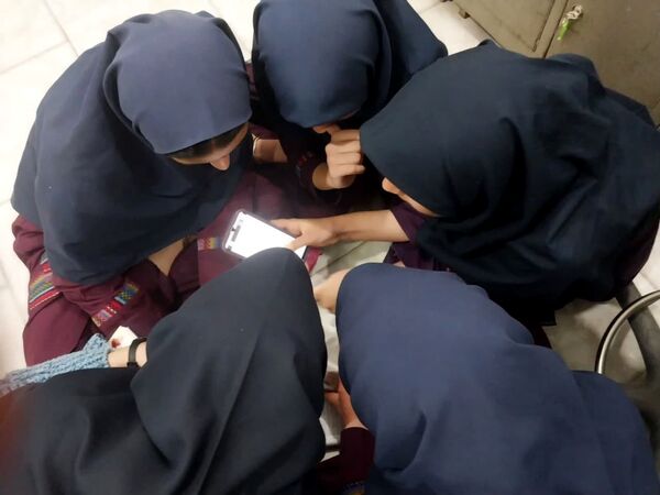 برگزاری لیگ پایا در دبیرستان عفت