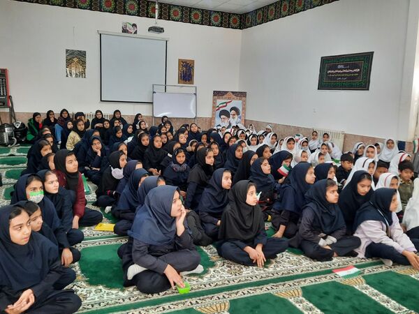 جشن انقلاب در آموزشگاه شهید رزمی