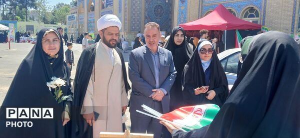 گامی مؤثر برای آینده تحصیلی دانش‌آموزان؛ میز خدمت مشاوران پاکدشتی 