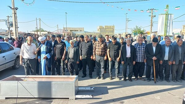 تشییع پیکر مادر شهید «حسن محمدی» در جعفریه قم