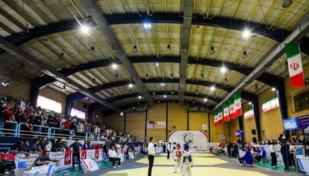 کسب مقام دومی دختران تکواندوکار استان قم در لیگ برتر نوجوانان
