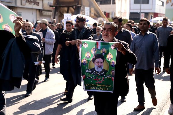 برگزاری مراسم وداع تهرانی‌ها با پیکر ابراهیم رئیسی و همراهانش