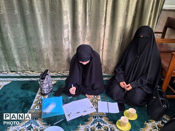 نشست دبیرخانه مدارس تخصصی حفظ قرآن کریم در تبادکان با هدف راه‌اندازی ۱۹ مدرسه قرآنی