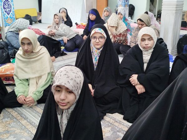 حضور پرشور نوجوانان در اعتکاف دانش‌آموزی مسجد امام سجاد(ع)