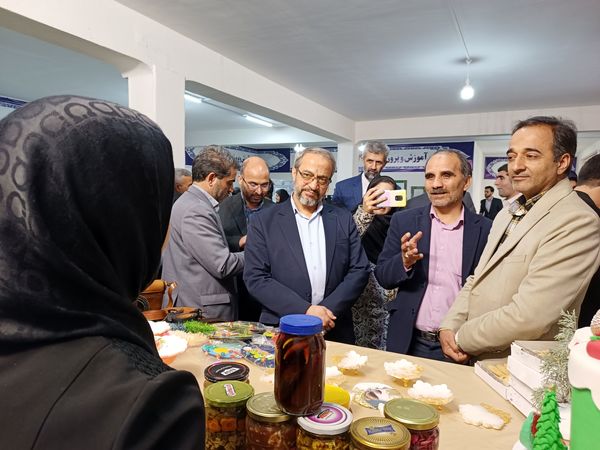 افتتاح اولین نمایشگاه و فروشگاه دستاوردهای هنرجویان مشهد