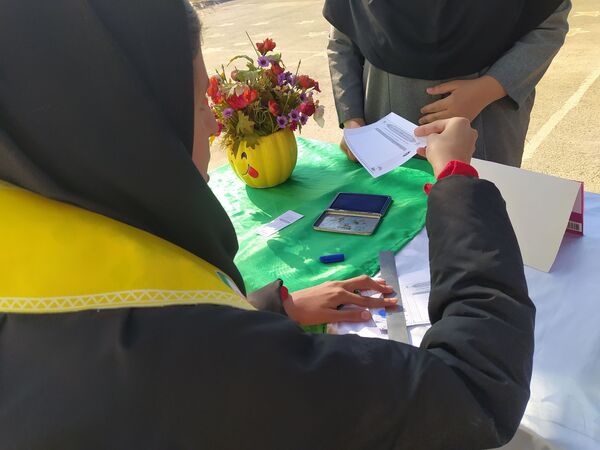 انتخابات شورای دانش آموزی در دبیرستان دخترانه امید 