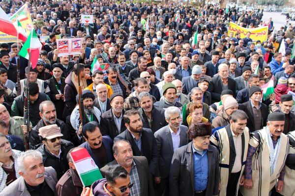 حضور حماسی کودکان و نوجوانان دورود در راهپیمایی 22 بهمن