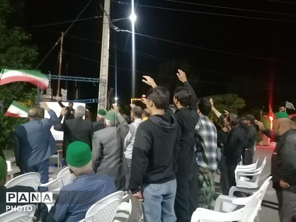 اجتماع مردم در سوگ رهبر شهید دربلوار شهدای شهر بار