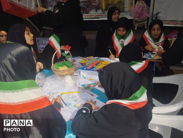 قدم های جامانده از ارض طوس، در مسیر حرم حضرت جعفربن موسی الکاظم (ع)