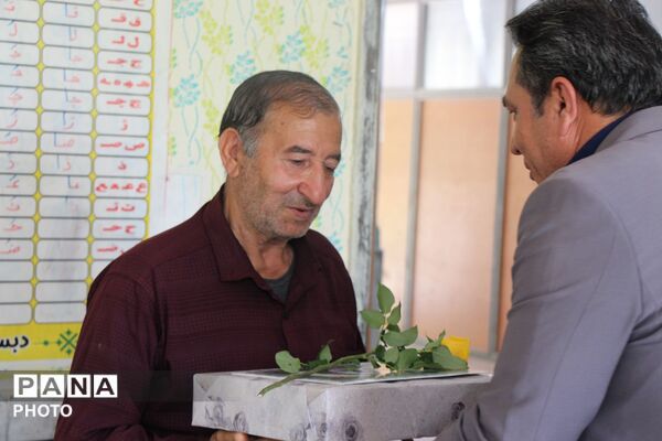 آیین بزرگداشت «خاطره‌سازان» در آموزشگاه شهید جوادی