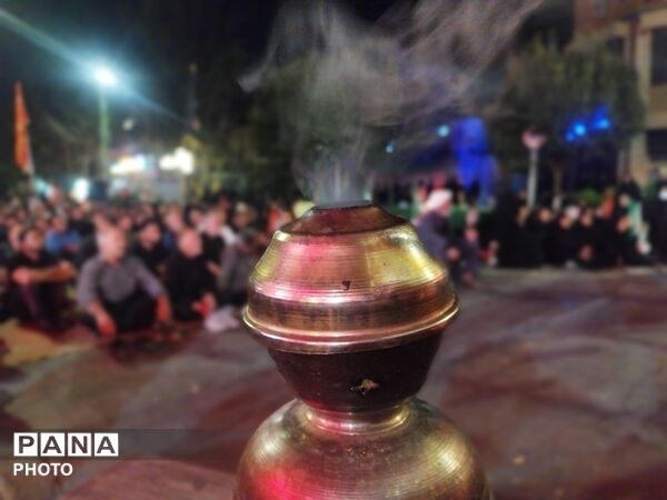عطر محبت حضرت زهرا(س) در چایخانه حسینیه امام نیشابور پیچید