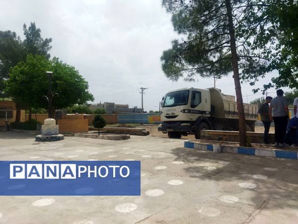 پیش رویی در ساخت چمن مصنوعی دبیرستان نمونه دانش کاشمر