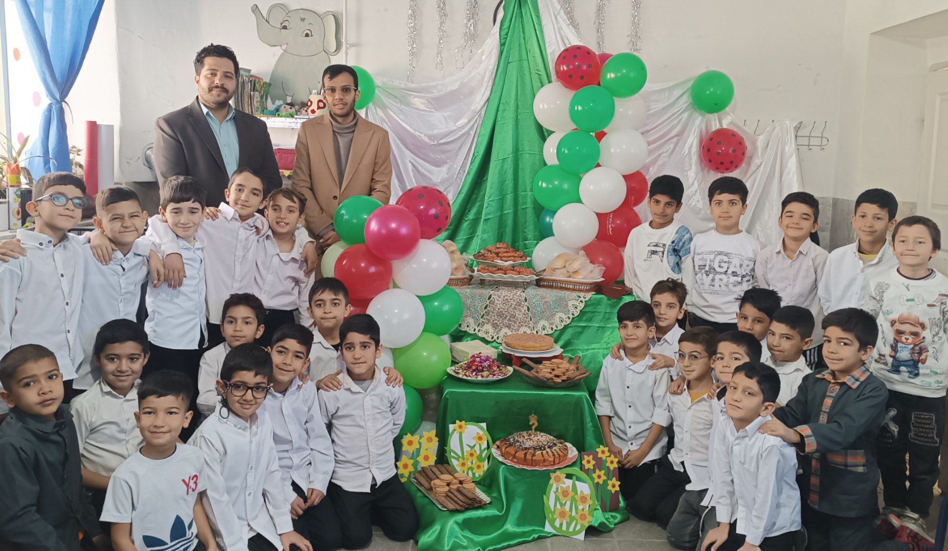 جشن میلاد امام زمان(عج)در دبستان شهید عجمی فدافن کاشمر