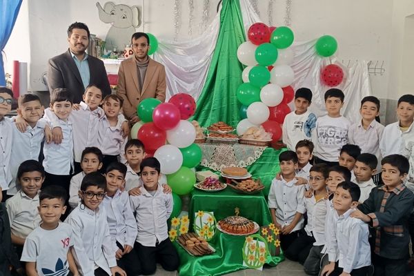 جشن میلاد امام زمان(عج)در دبستان شهید عجمی فدافن کاشمر