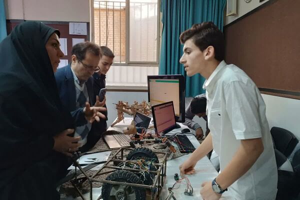 نمایشگاهی از دستاوردهای استعدادهای درخشان