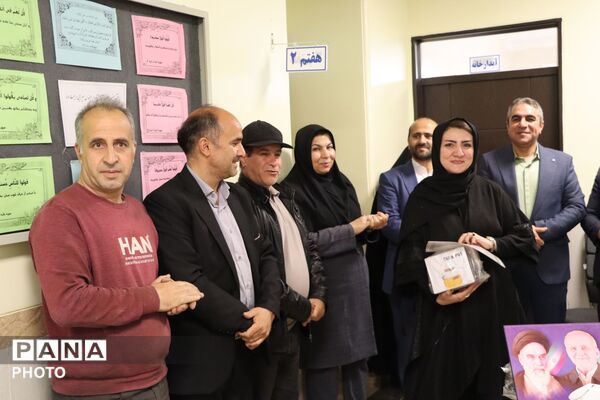تجلیل مسئولان لاهیجان از معلمان در هفته بزرگداشت مقام معلم