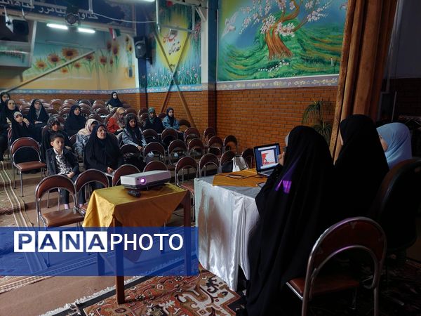 دوره آموزش خبرنگاری ویژه دانش‌آموزان ناحیه۲ مشهد