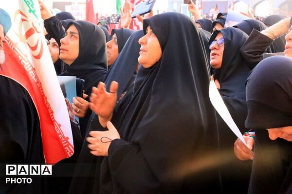 قاب هایی از یک بدرقه آسمانی ماندگار 