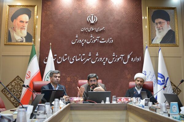 بدرقه دانش‌آموزان عمره‌گزار دختر شهرستان‌های استان تهران