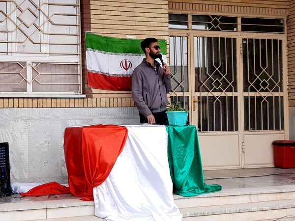 مردم ناغان در۲۲بهمن یکصدا شدند 