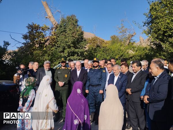بازدید وزیر آموزش و پرورش از اردوگاه پیشتازان انقلاب شهرستان درمیان