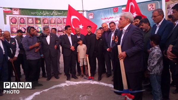 کلنگ ساخت بزرگترین مجموعه آموزشی شرق هرمزگان 