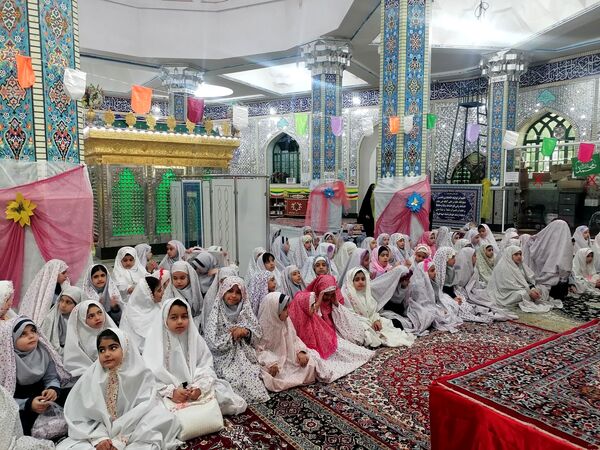 برگزاری جشن تکلیف پایه  سومی های مدرسه ناهید نخودی