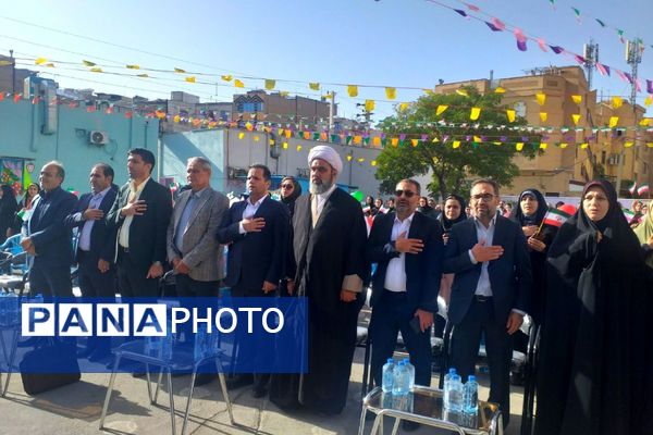 جشن شکوفه‌ها در آستانه سال تحصیلی جدید در مدارس ملارد برگزار شد