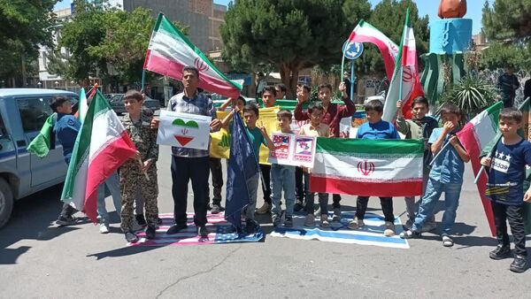 خروش دانش‌آموزان کفن پوش در آذربایجان شرقی