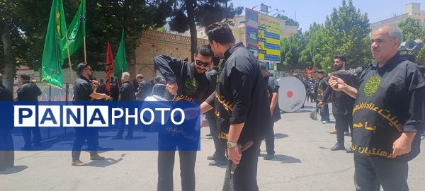 برپایی پرشور مراسم عزاداری سیدالشهدا در خیابان‌های نیشابور 