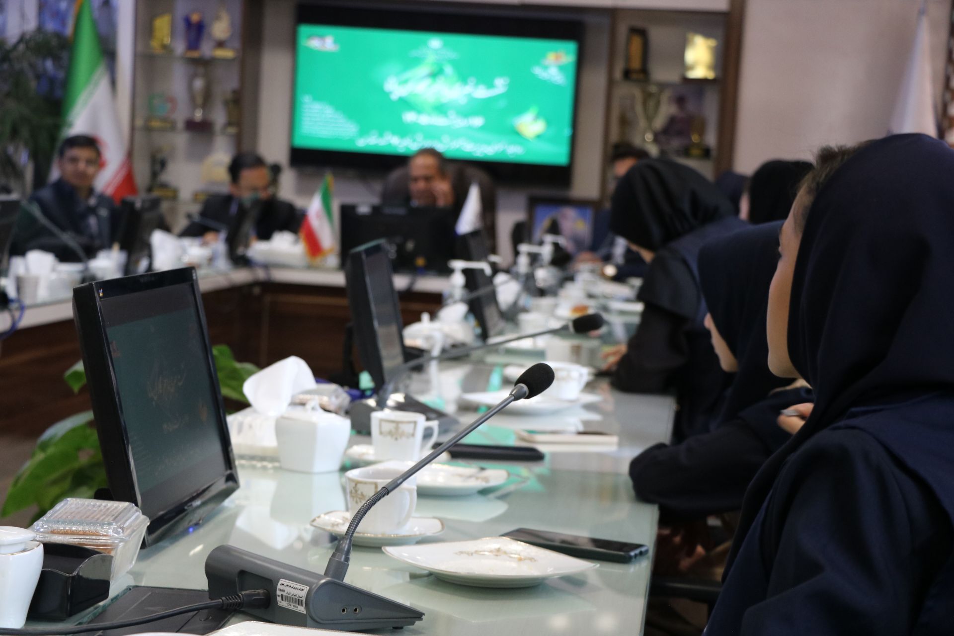 نشست رئیس اداره آموزش و پرورش ناحیه ۷ مشهدبا دانش‌آموزان خبرنگاران خبرگزاری پانا 