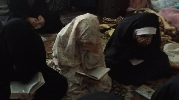 اعتکاف دانش‌آموزان دختر در مسجد امام حسین (ع) تبریز